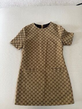 A Sophisticated Dress that can a multi function for Business or an outing